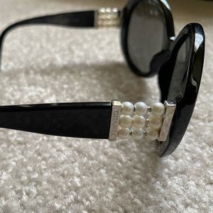 CHANEL Pearl Row Tortoise Black Sunglasses 5159